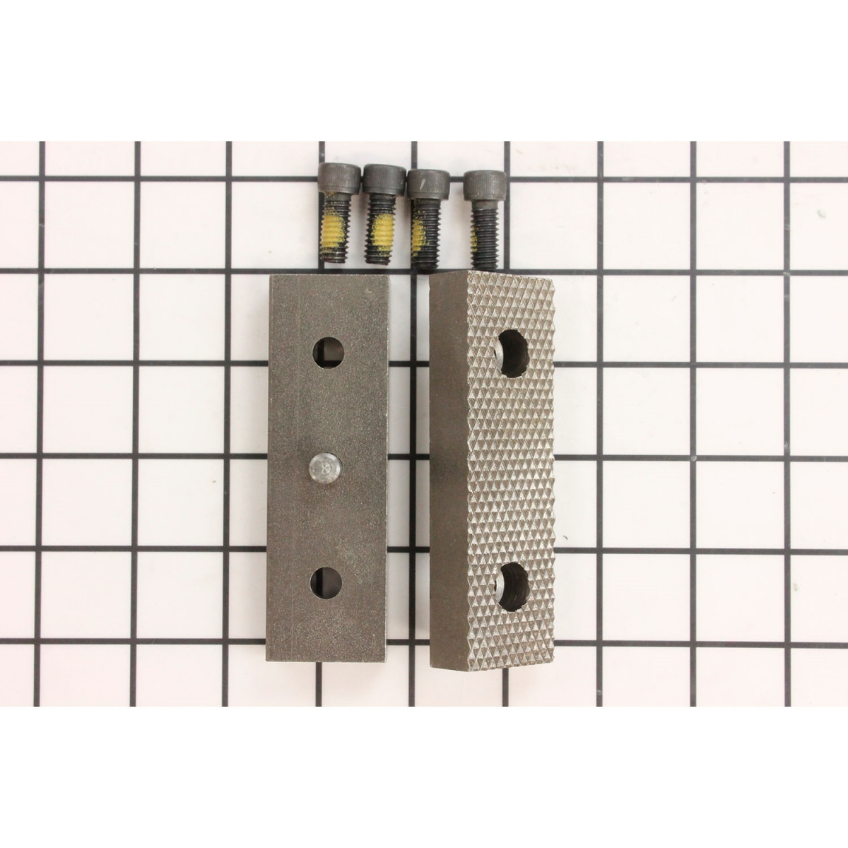 B3064563 Serrated Jaw Inserts 400 - 2904980