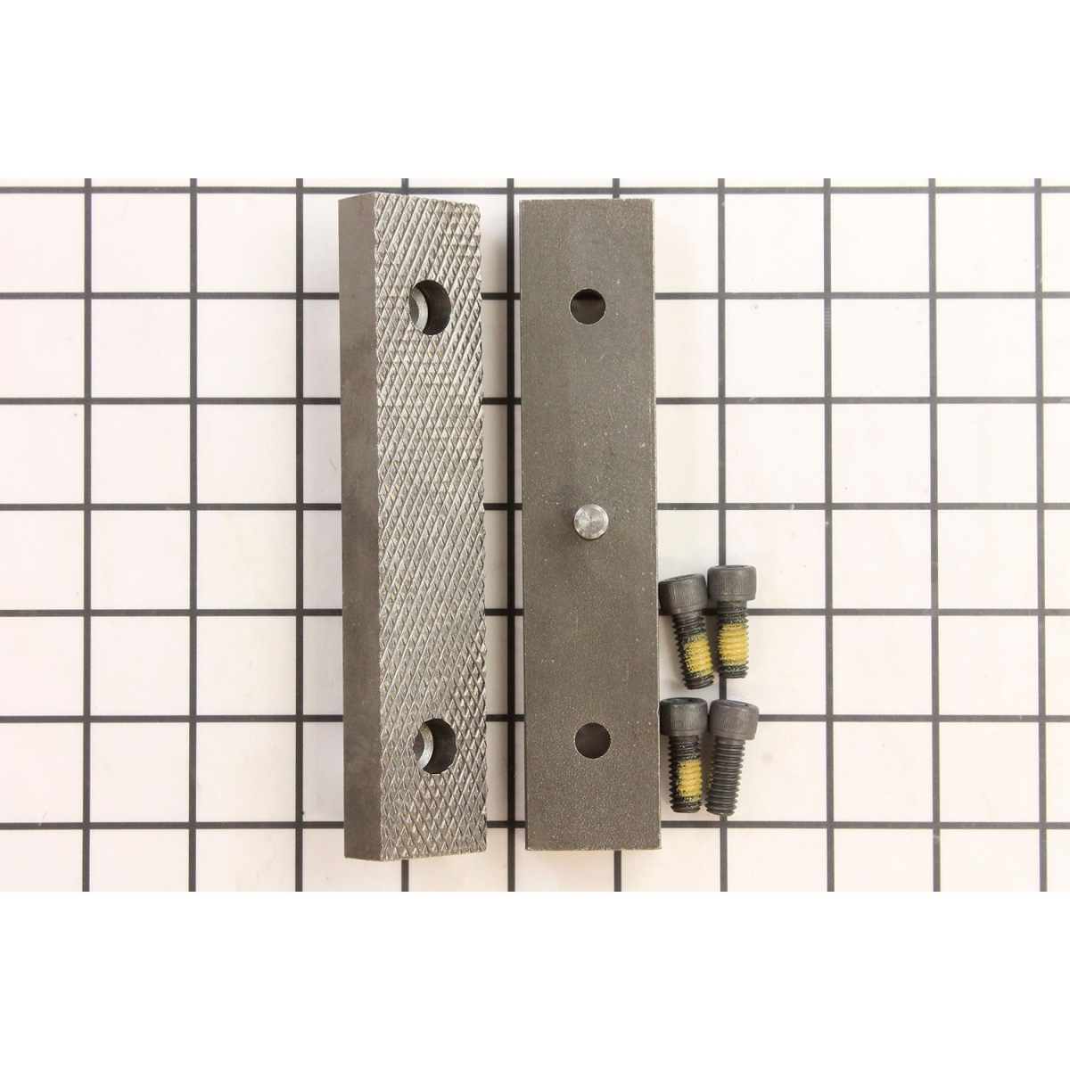 B3064352 Serrated Jaw Inserts C3 - 2907370