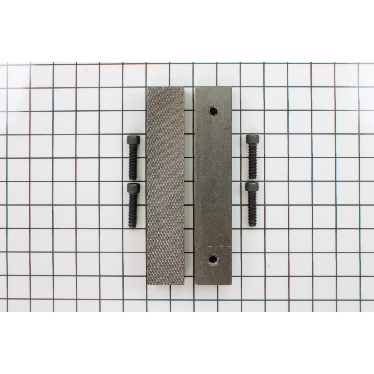 B3064789 Serrated Jaw Inserts Ser 800 - 2904940