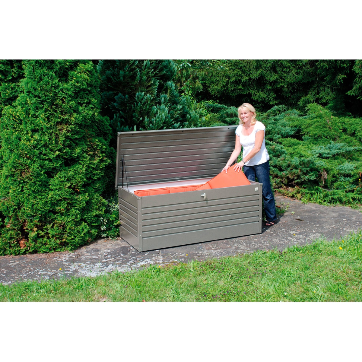 B3234931 210 gal Biohort Galvanized Steel Leisure Time Deck Box, Quartz Gray