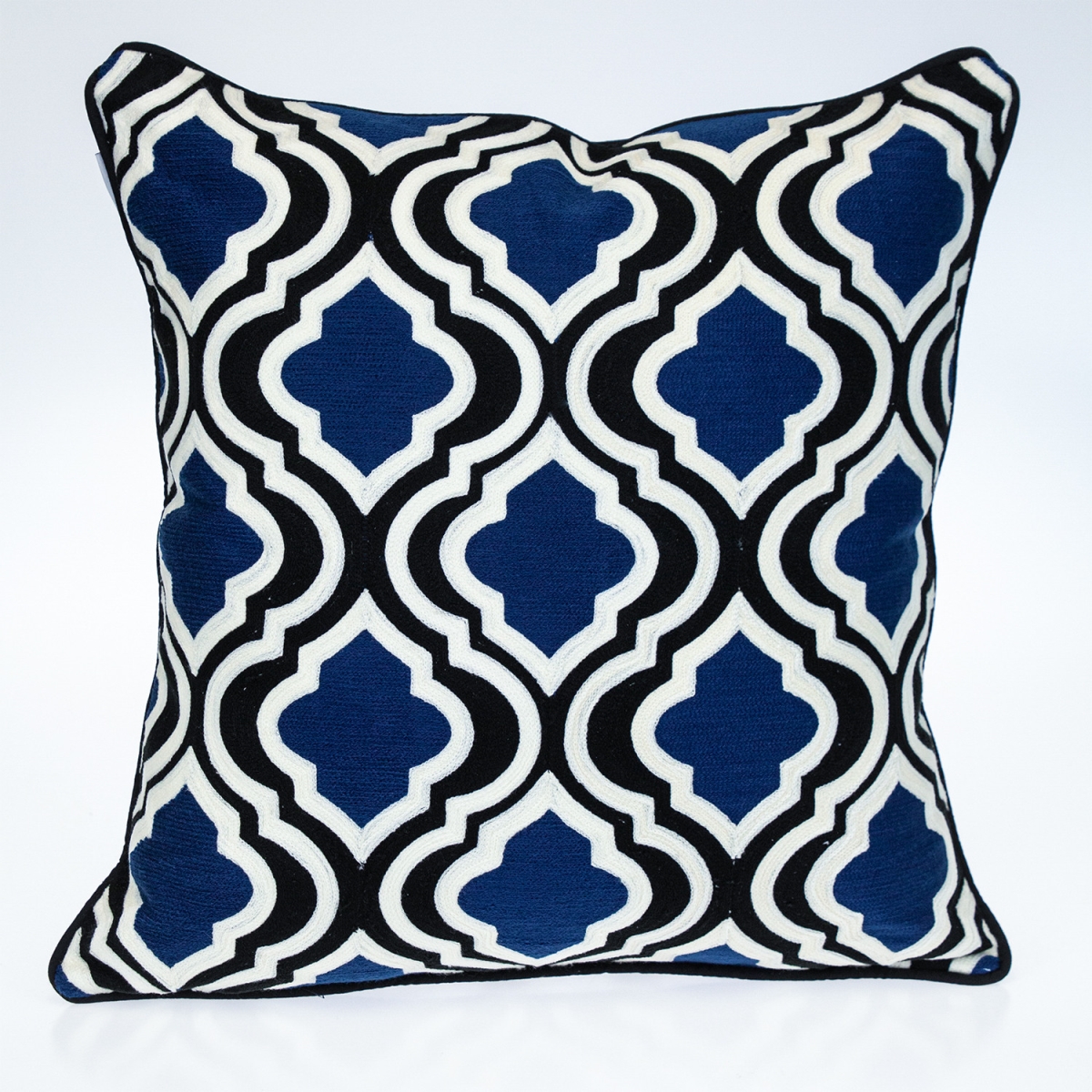 18 x 18 in. Blue & White 100 Percent Cotton Geometric Zippered Pillow