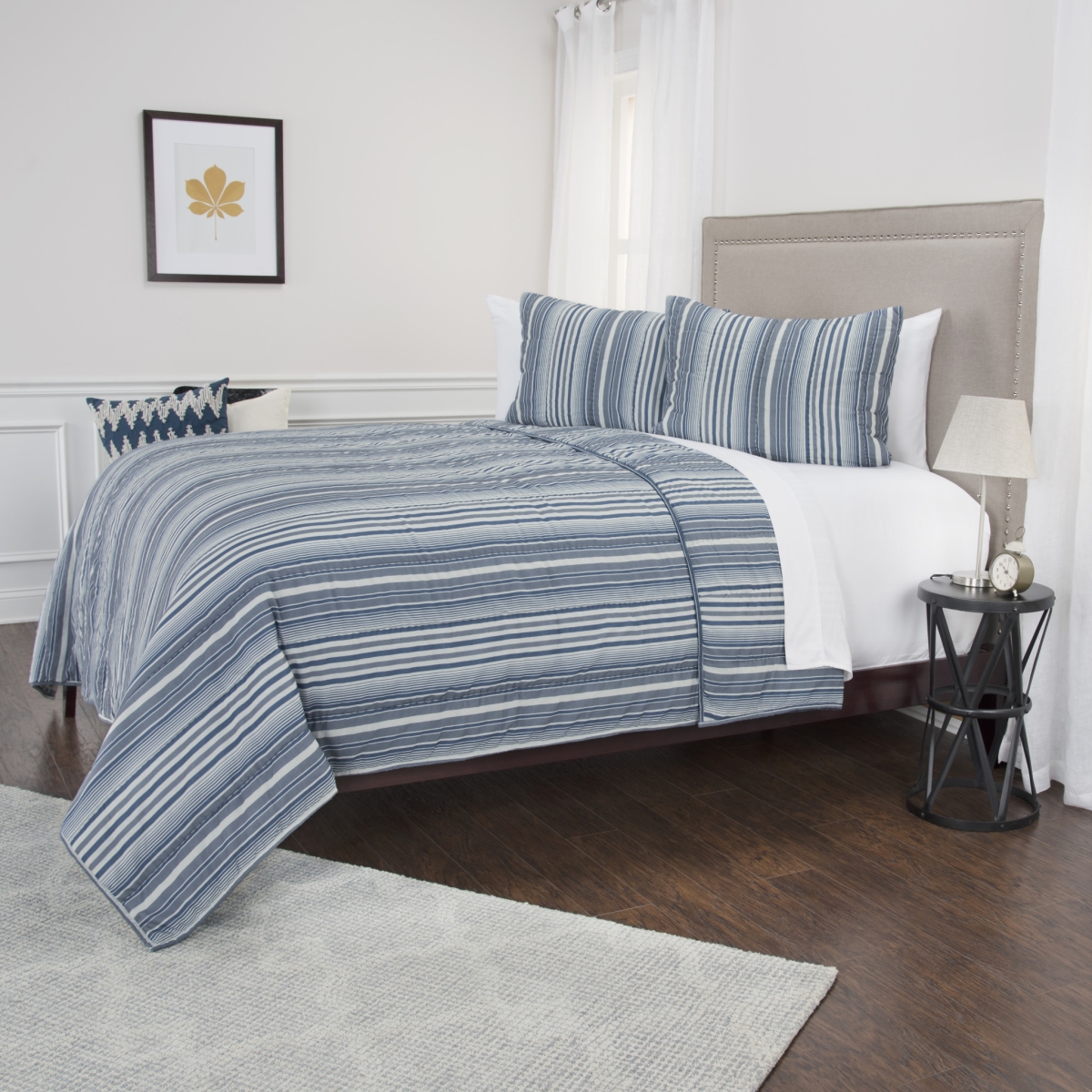 Multi Color & Blue King Size 100 Percent Cotton 300 Thread Count Machine Washable Down Alternative Comforter