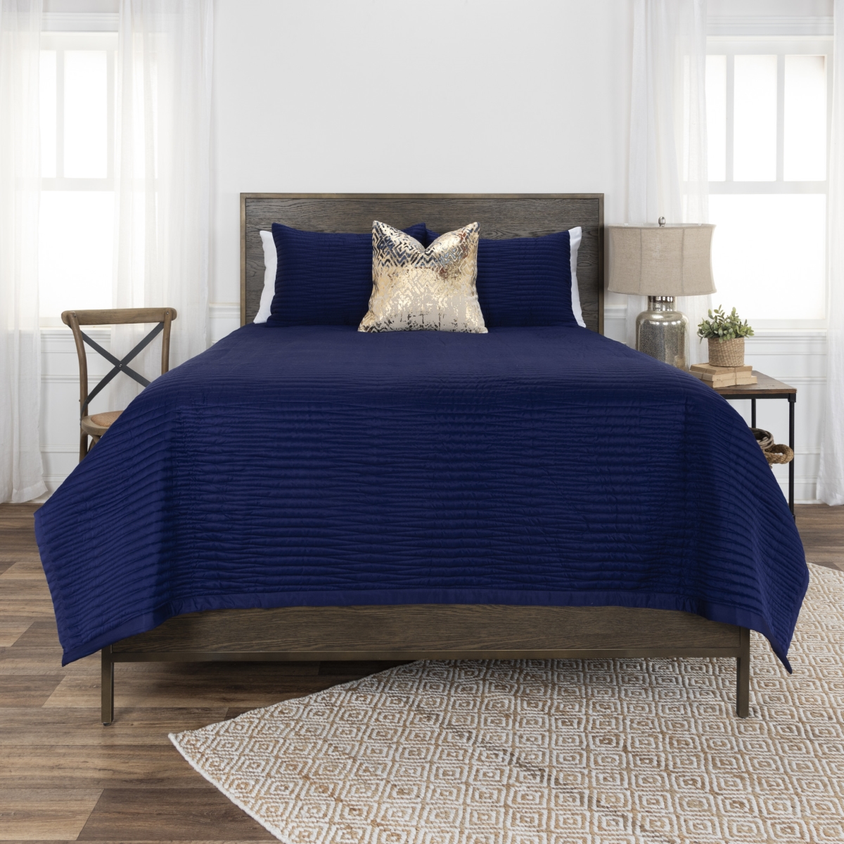 479931 Indigo Queen Size Microfiber 300 Thread Count Machine Washable Down Alternative Comforter
