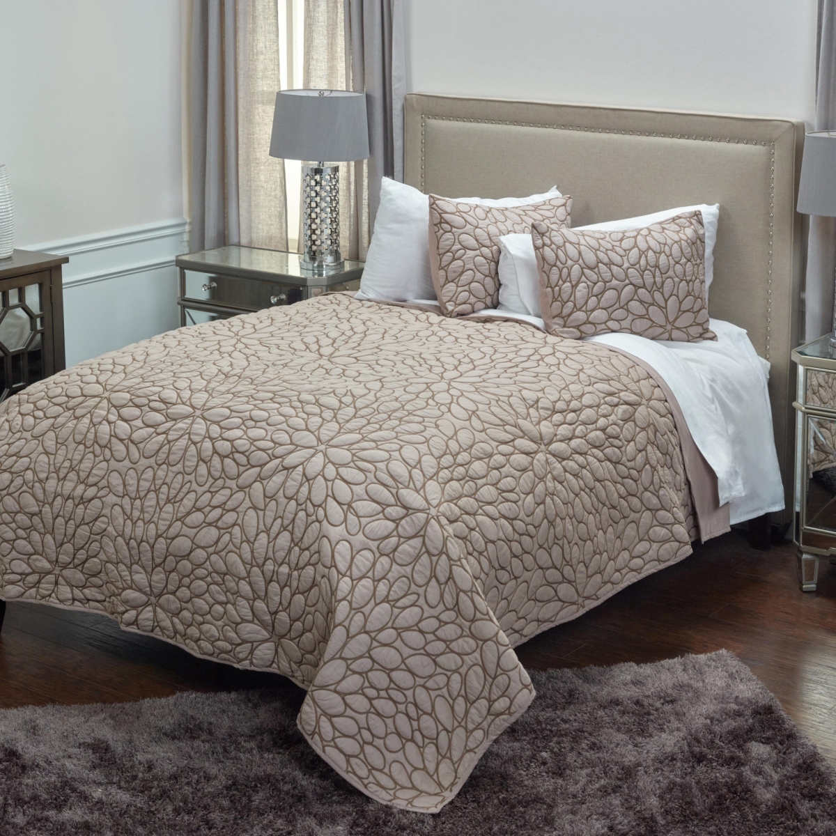 Dark Blush Queen Size 100 Percent Cotton 300 Thread Count Machine Washable Down Alternative Comforter