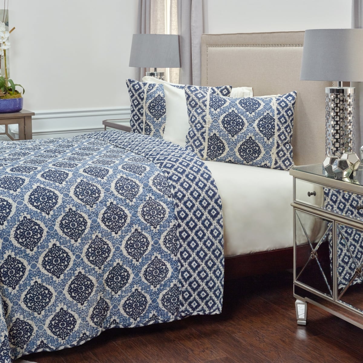 479841 Indigo Queen Size 100 Percent Cotton 300 Thread Count Machine Washable Down Alternative Comforter