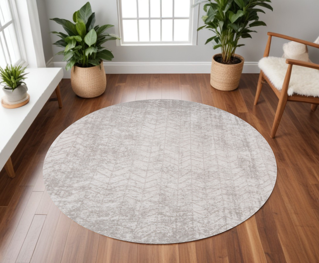 548570 5 ft. Gray & White Round Chevron Non Skid Machine Woven Area Rug