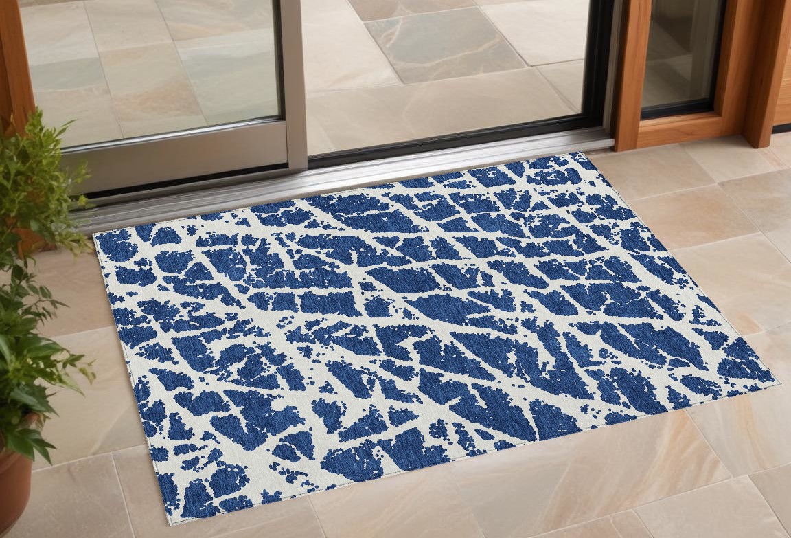 Blue & White Abstract Washable Area Rug - 3 x 5 ft - Stain Resistant