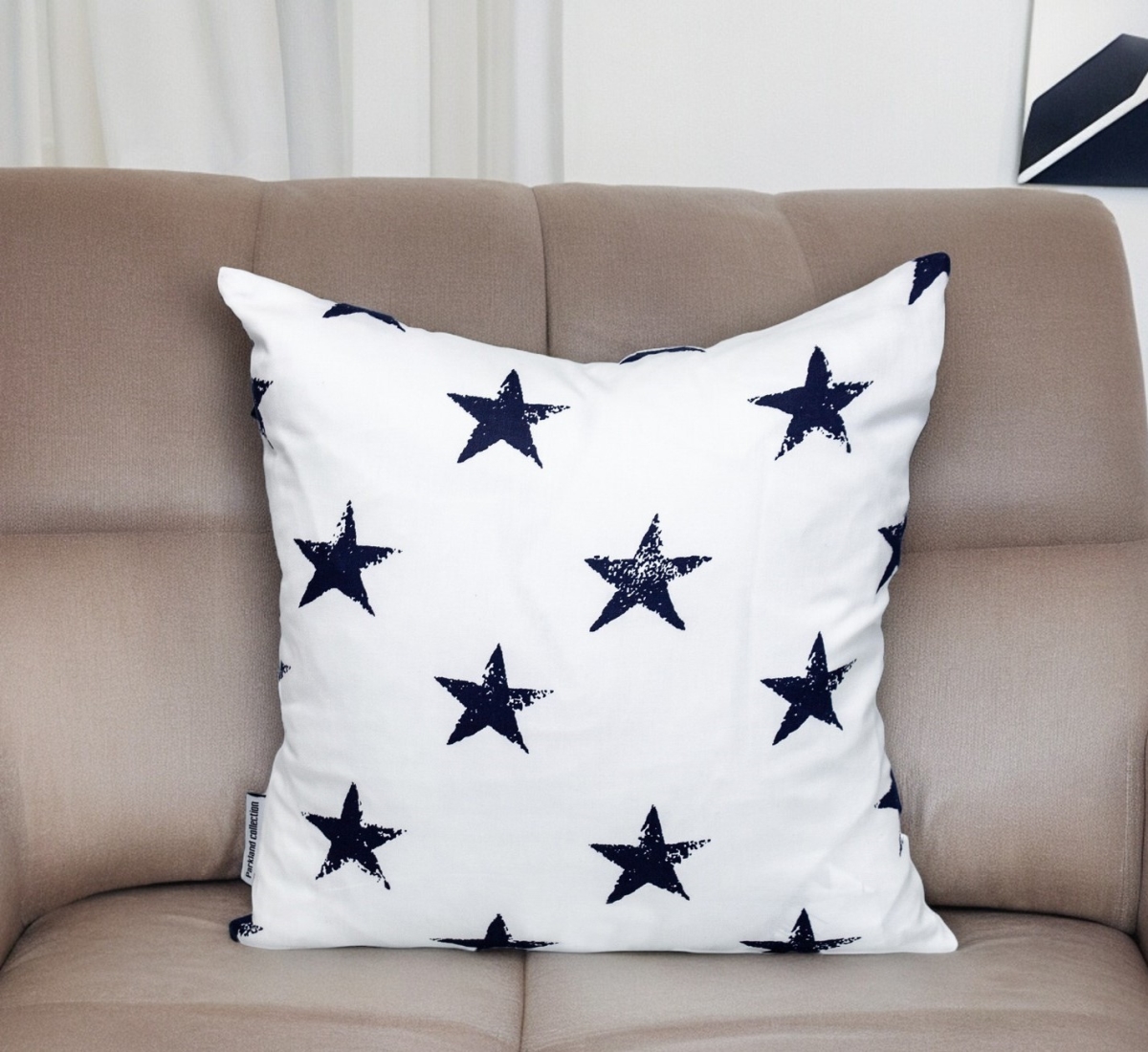 529261 16 in. White & Blue Star Cotton Throw Pillow