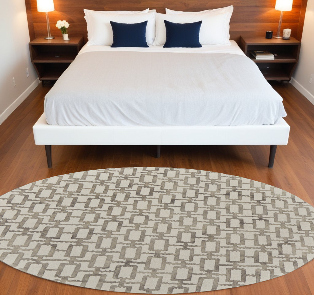 511108 10 ft. Ivory & Tan Round Trellis Hand Tufted Area Rug