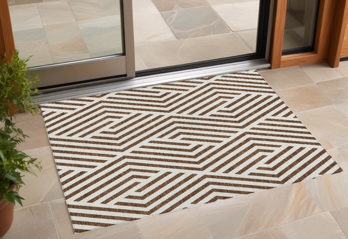 Geometric Washable Area Rug - Brown & White - 3 x 5 ft - Stain Resistant