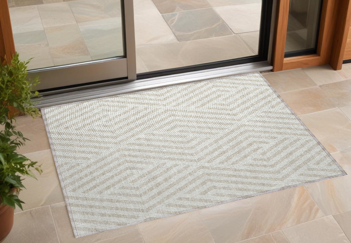 562302 3 x 5 ft. Beige & Ivory Geometric Washable Non Skid Indoor Outdoor Rectangle Machine Woven Area Rug