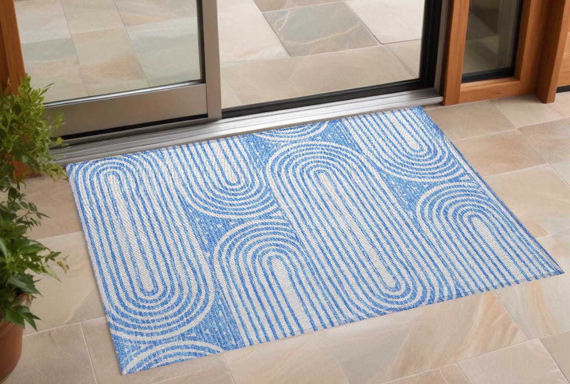 Blue & White Abstract 3x5 ft. Washable Area Rug - Stain Resistant
