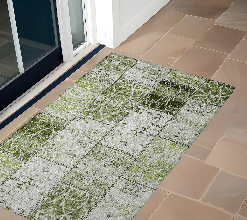Green Patchwork Indoor/Outdoor Area Rug - 2 x 3 ft - Stain Resistant