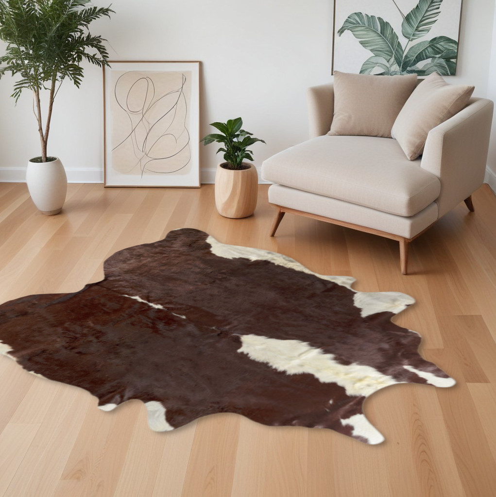 544314 5 x 7 ft. Cowhide Handmade Novelty Area Rug, Brown & White