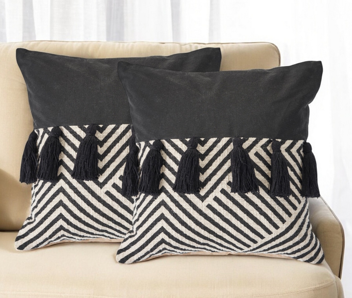 554601 Black & White Chevron Cotton Throw Pillow with Tassels - Set of 2