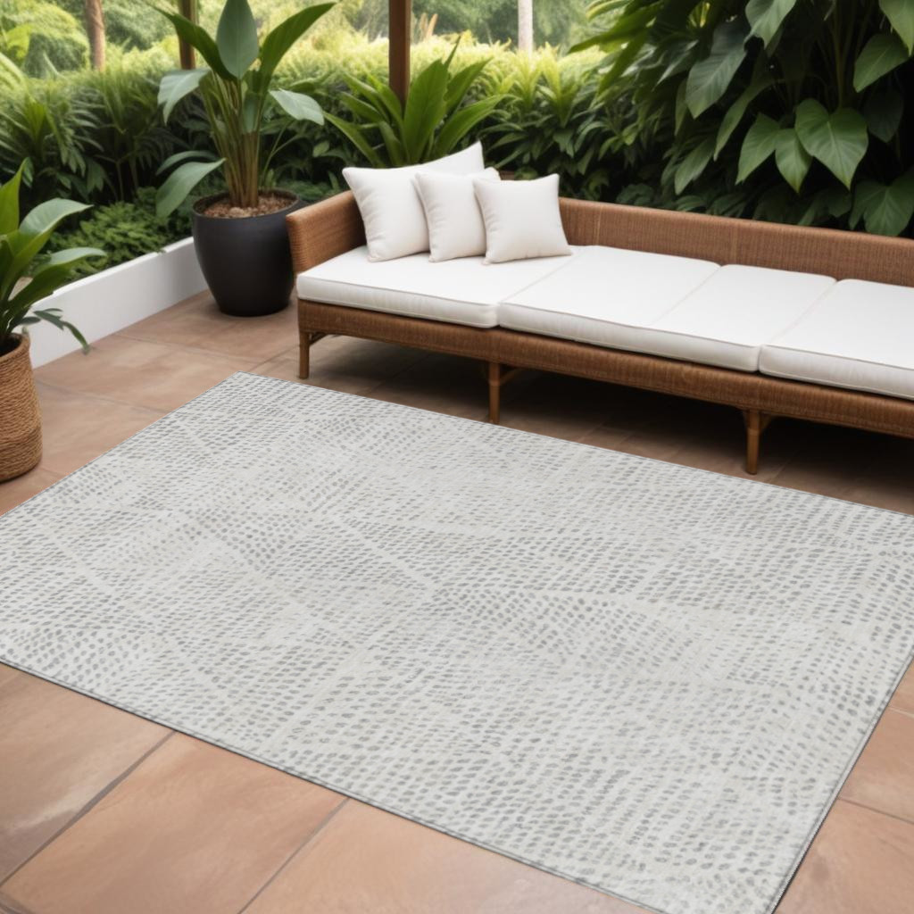 577600 10 x 14 ft. Geometric Washable Indoor & Outdoor Rectangle Area Rug, Silver & Ivory