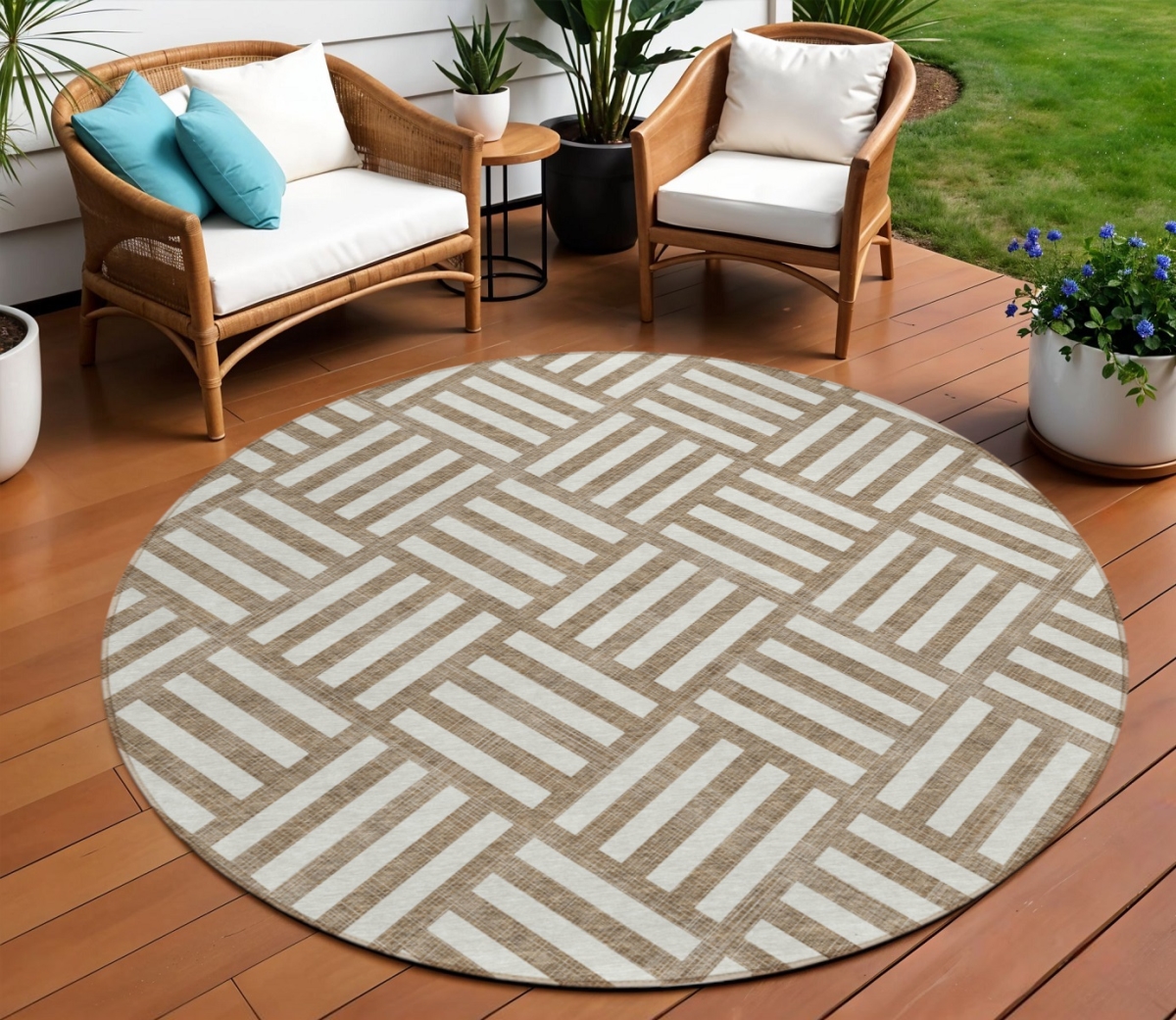 578726 8 ft. Round Geometric Washable Indoor & Outdoor Area Rug, Brown & Ivory