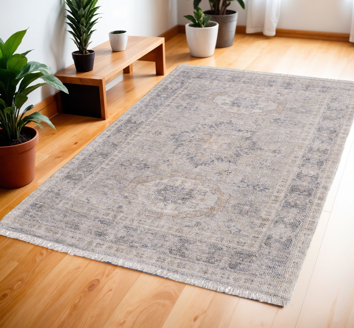 566169 4 x 6 ft. Oriental Hand Woven Distressed Rectangle Area Rug with Fringe, Tan & Gray