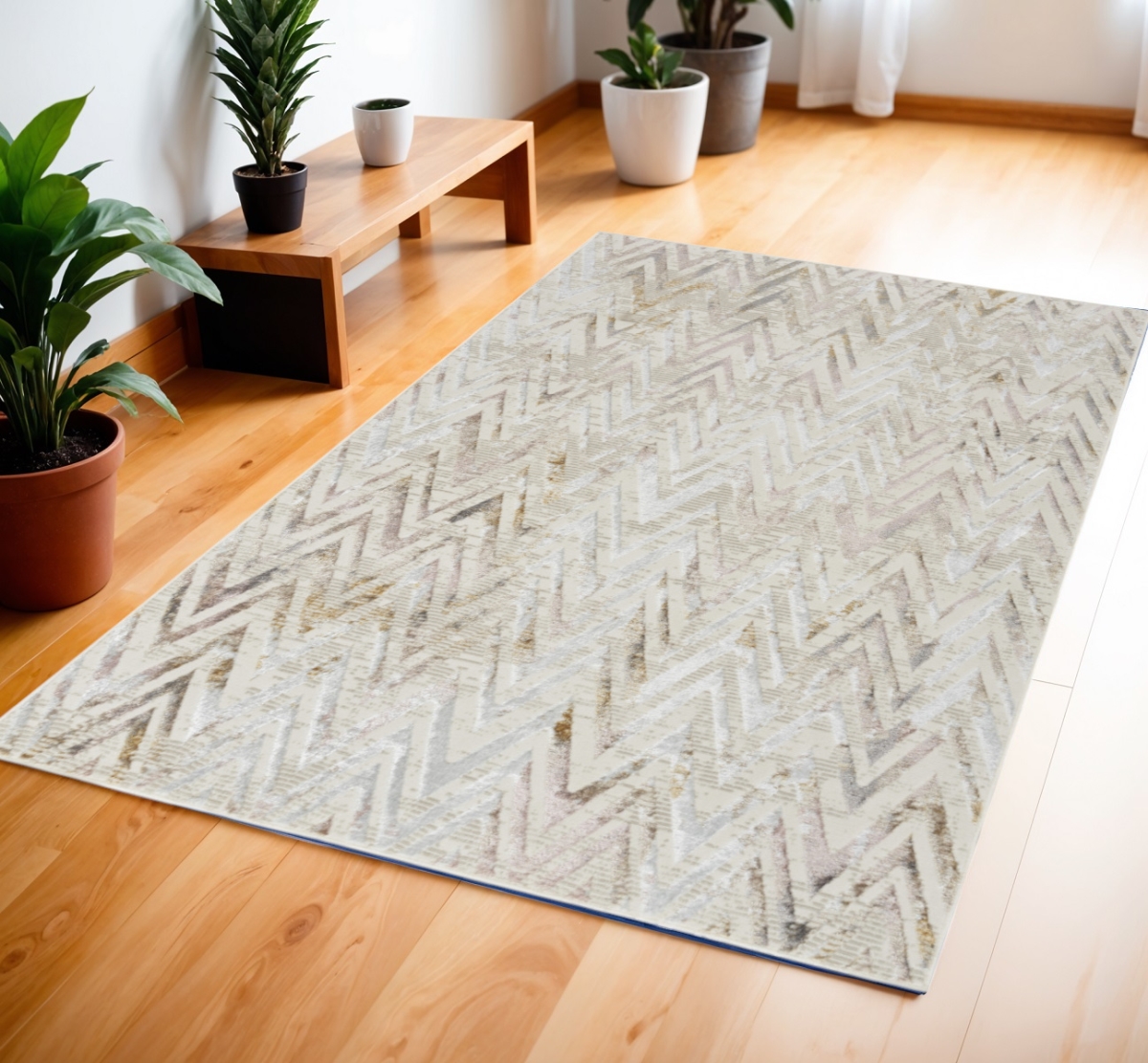 554785 4 x 6 ft. Chevron Distressed Non Skid Rectangle Area Rug, Ivory, Black & Gray