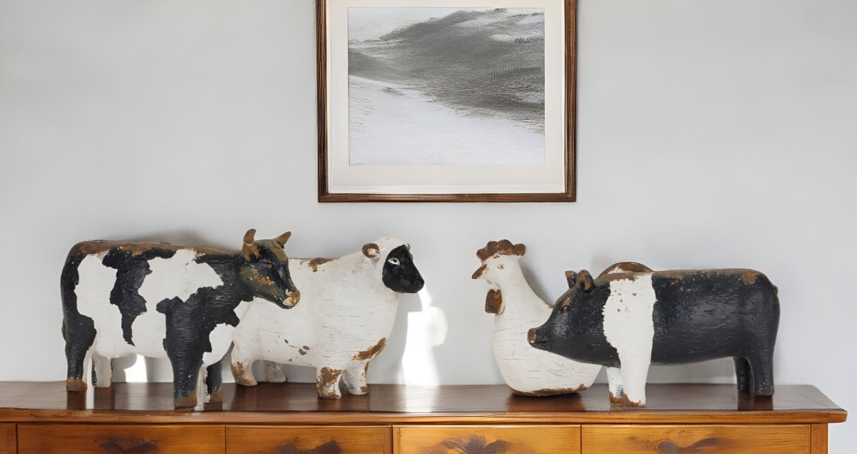 Picture of HomeRoots 517644 Black & White Farm Animal Polyresin Tabletop Candleholders - Set of 4