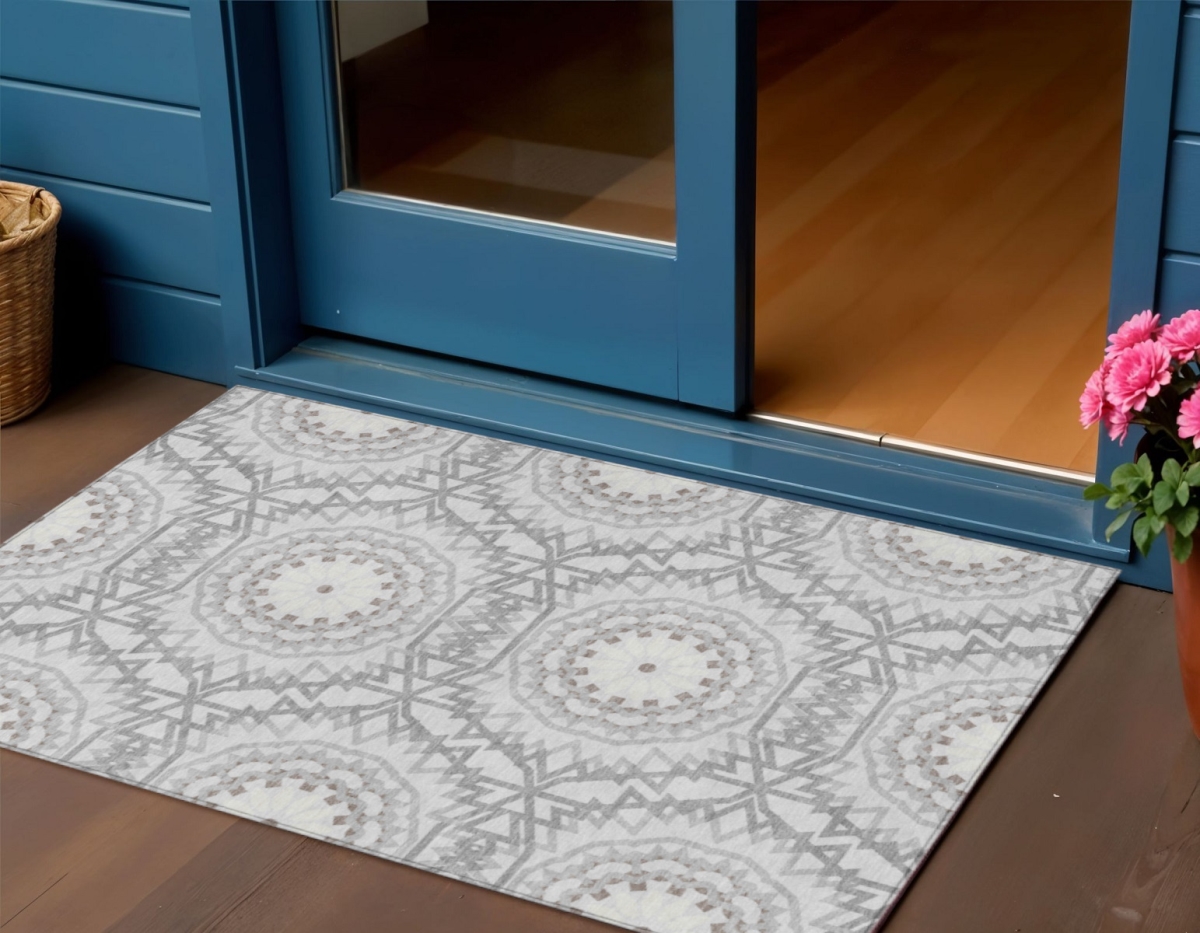 Floral Medallion Area Rug - Silver Ivory & Gray - 3 x 5 ft - Washable & Stain Resistant