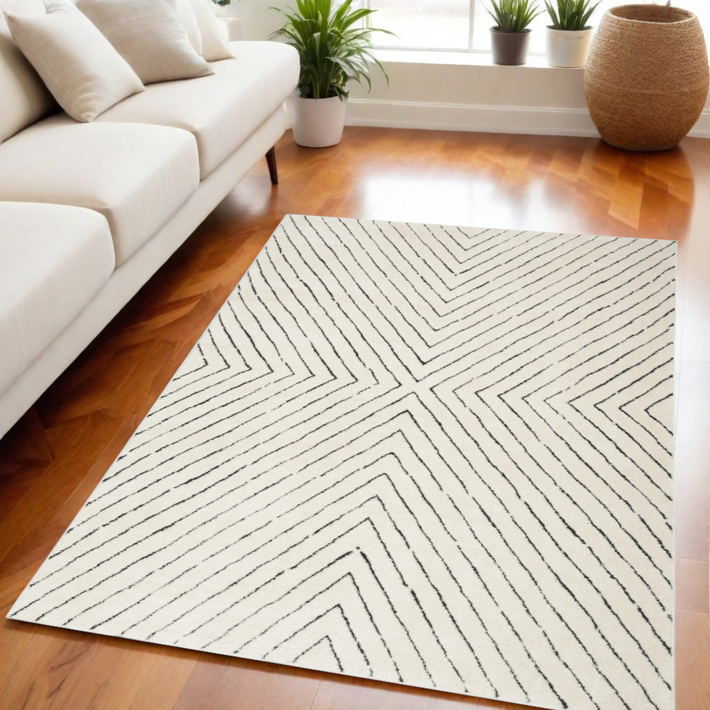 550592 5 x 7 ft. Abstract Rectangle Area Rug, Ivory & Black