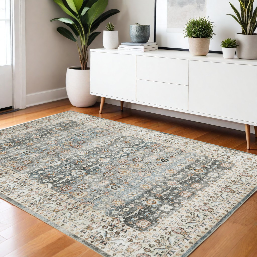 575247 4 x 6 ft. Oriental Distressed Rectangle Area Rug, Gray & Ivory