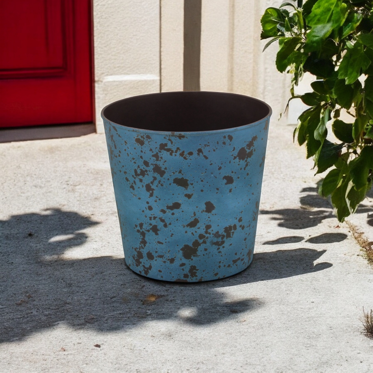 488192 11 in. Blue Recycled Plastic Indoor & Outdoor Round Pot Planter