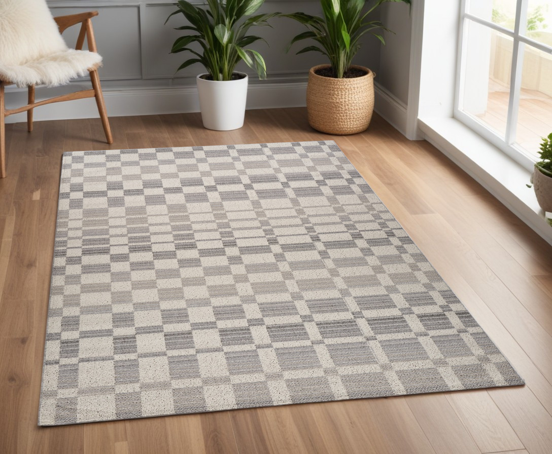 558389 4 x 6 ft. Checkered Distressed Rectangle Area Rug, Gray & Beige