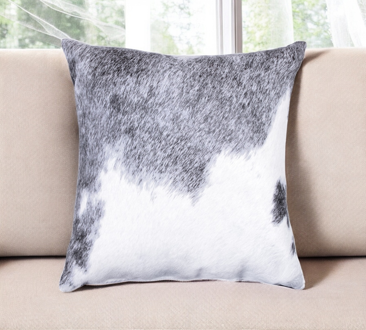 544619 18 in. Gray & White Cowhide Throw Pillow