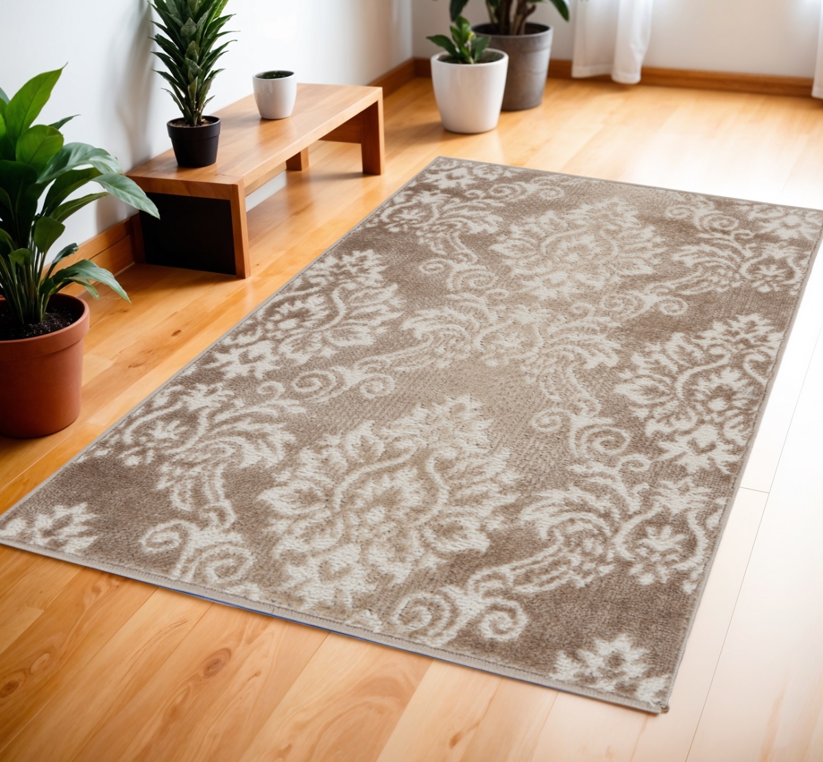 553535 4 x 6 ft. Damask Distressed Non Skid Rectangle Area Rug, Ivory & Brown