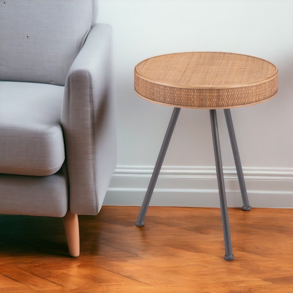 556557 23 in. Natural & Gray Rattan & Steel Round End Table
