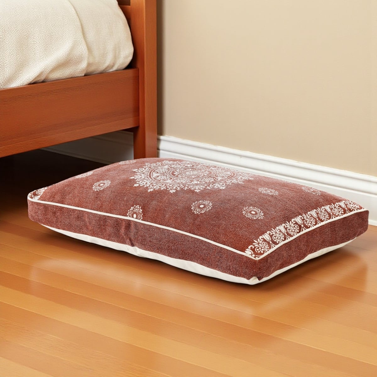 548234 24 x 36 in. Sto ashed Red Medallion Pillow Style Pet Bed with Removable Cover