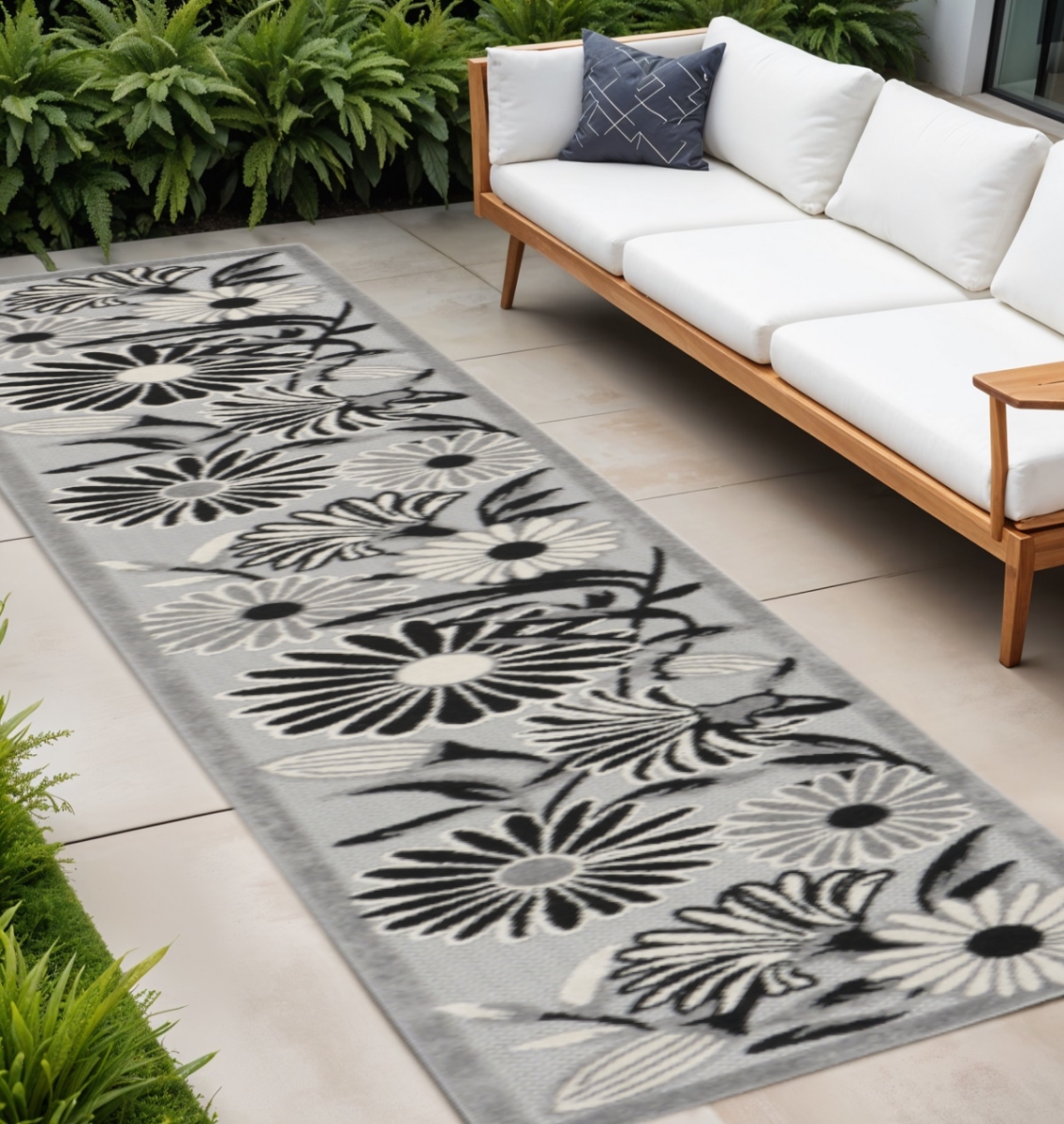545009 8 ft. Black & White Floral Indoor & Outdoor Runner Rug