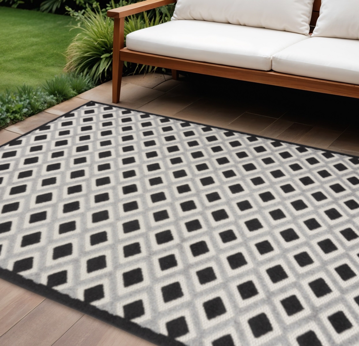 546861 7 x 10 ft. Black & White Geometric Indoor & Outdoor Rectangle Area Rug