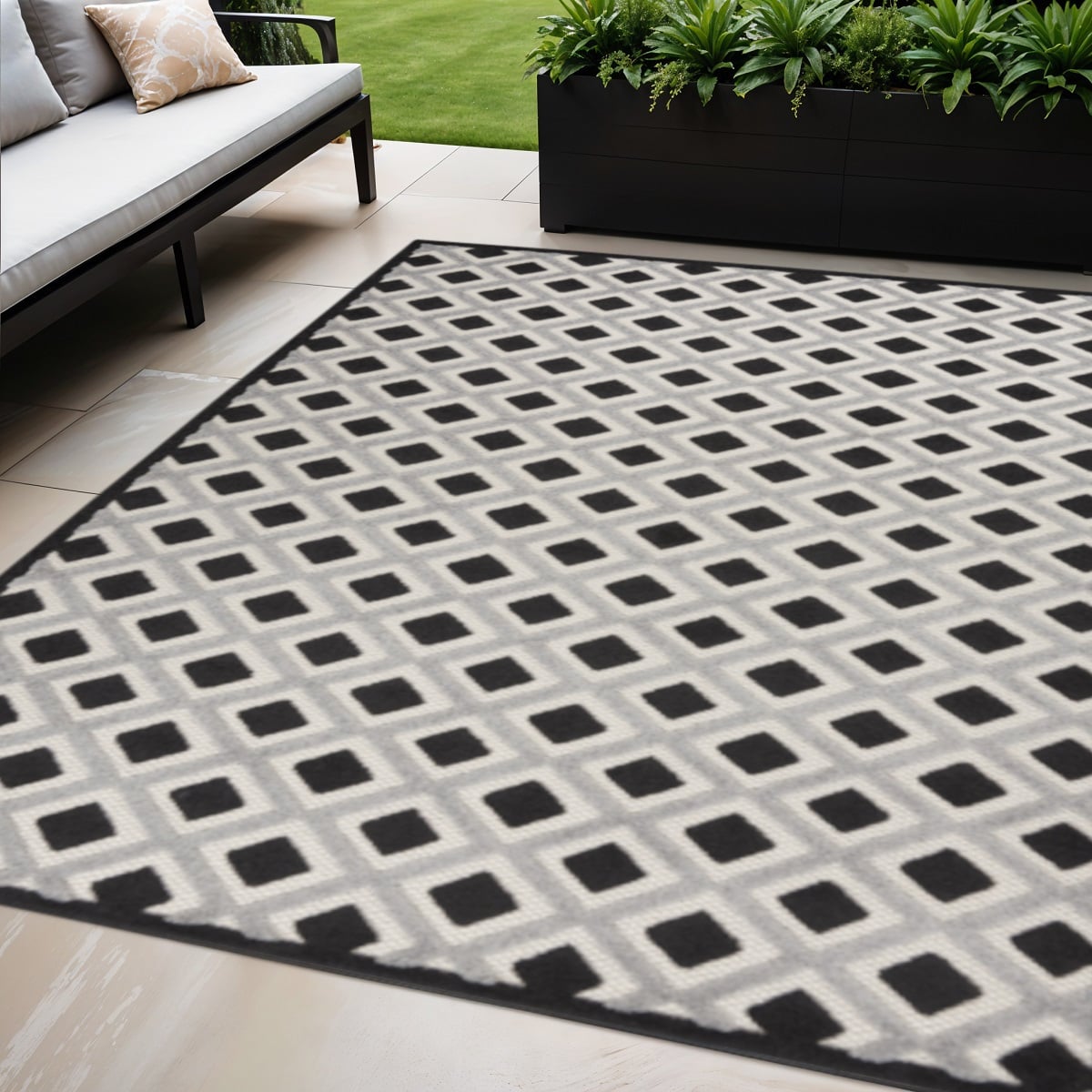 546863 5 x 8 ft. Black & White Geometric Indoor & Outdoor Rectangle Area Rug