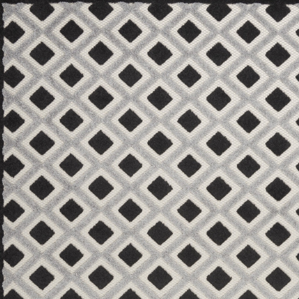 546860 6 x 9 ft. Black & White Geometric Indoor & Outdoor Rectangle Area Rug