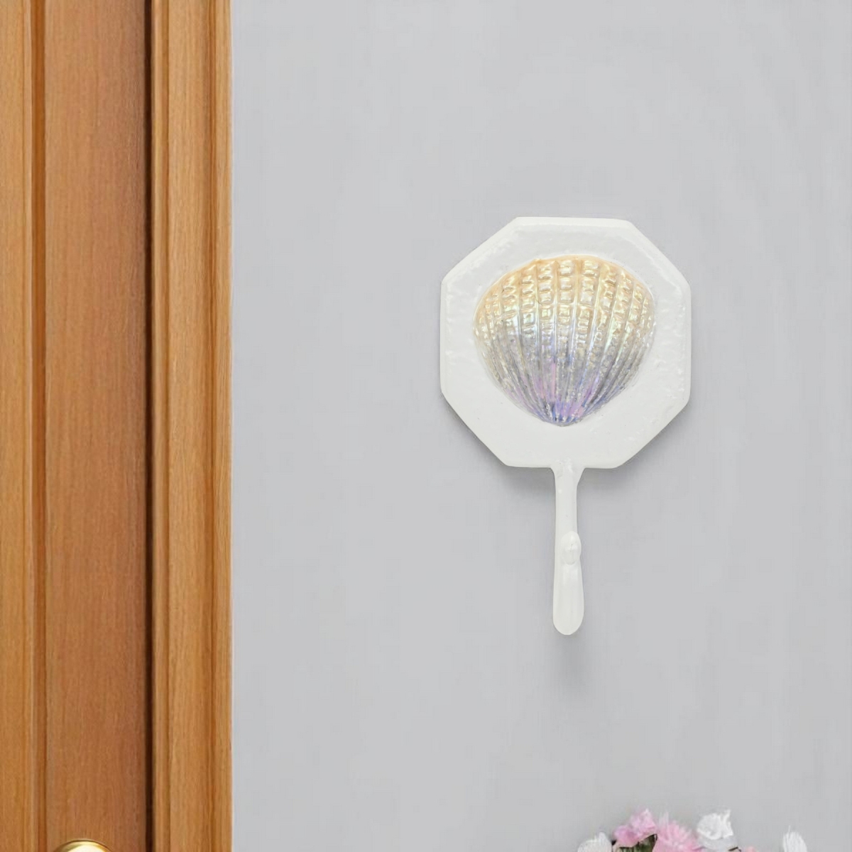612082 4 in. Cream & Pearl Cast Iron Seashell Wall Hook