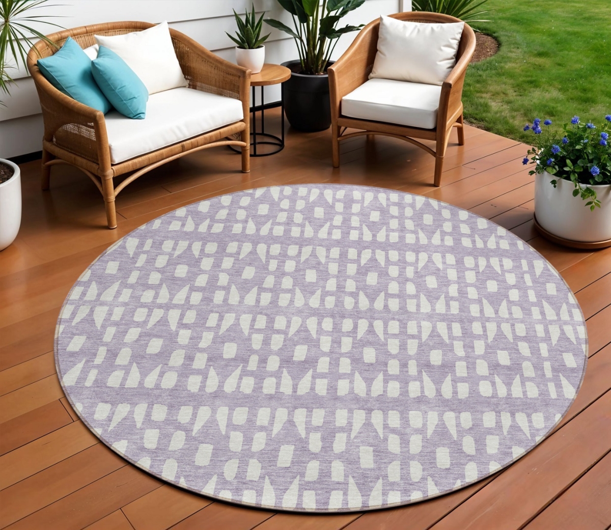 613785 8 ft. Lavender & Ivory Round Geometric Washable Indoor & Outdoor Area Rug