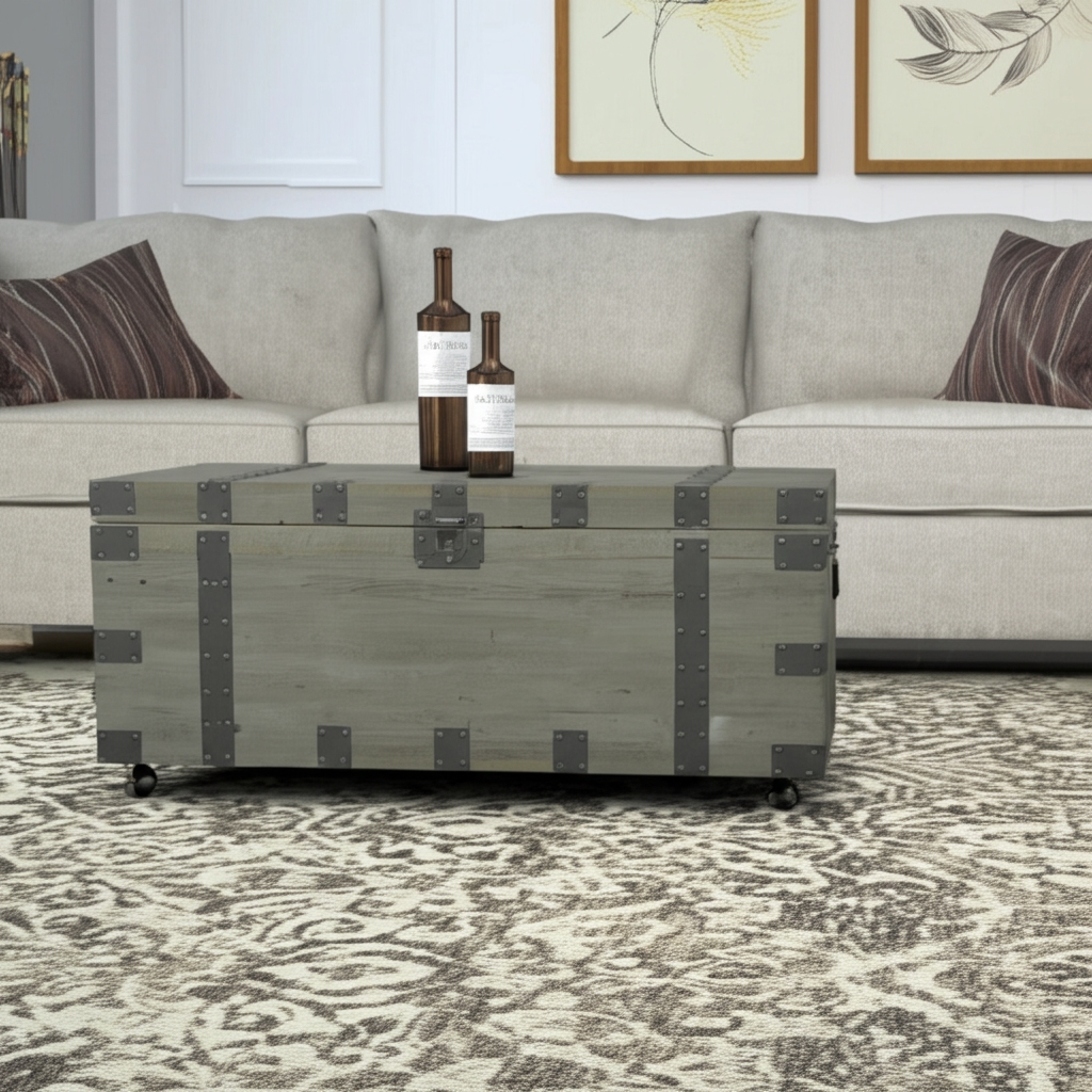 554274 22 in. Brown Reclaimed Wood Distressed Trunk Coffee Table