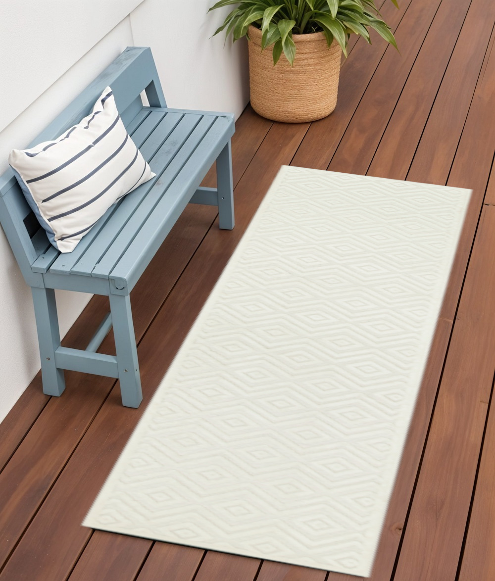 556296 6 ft. Ivory & White Geometric Indoor & Outdoor Rectangle Area Rug
