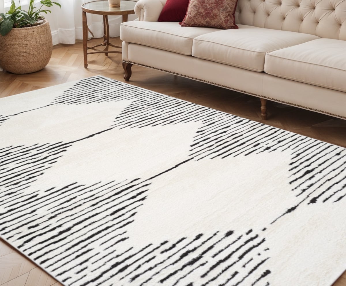 571019 5 x 7 ft. Ivory & Black Geometric Rectangle Area Rug