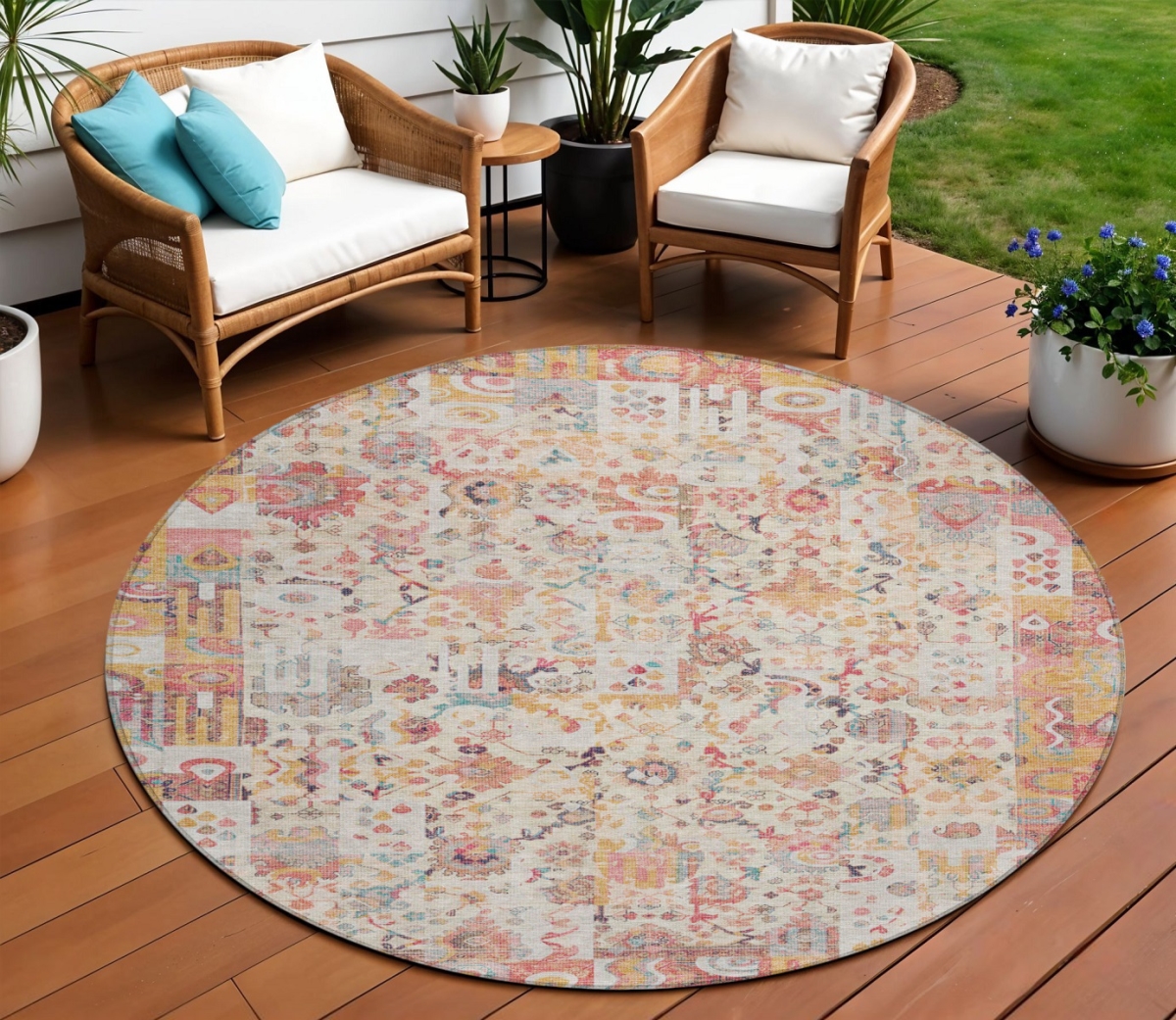 631433 8 ft. Pink & Ivory Round Patchwork Washable Indoor & Outdoor Area Rug
