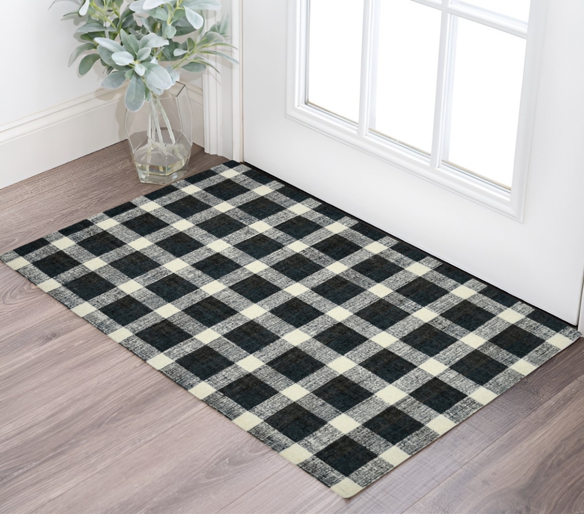 570565 2 x 3 ft. Charcoal & Ivory Wool Plaid Hand Tufted Area Rug