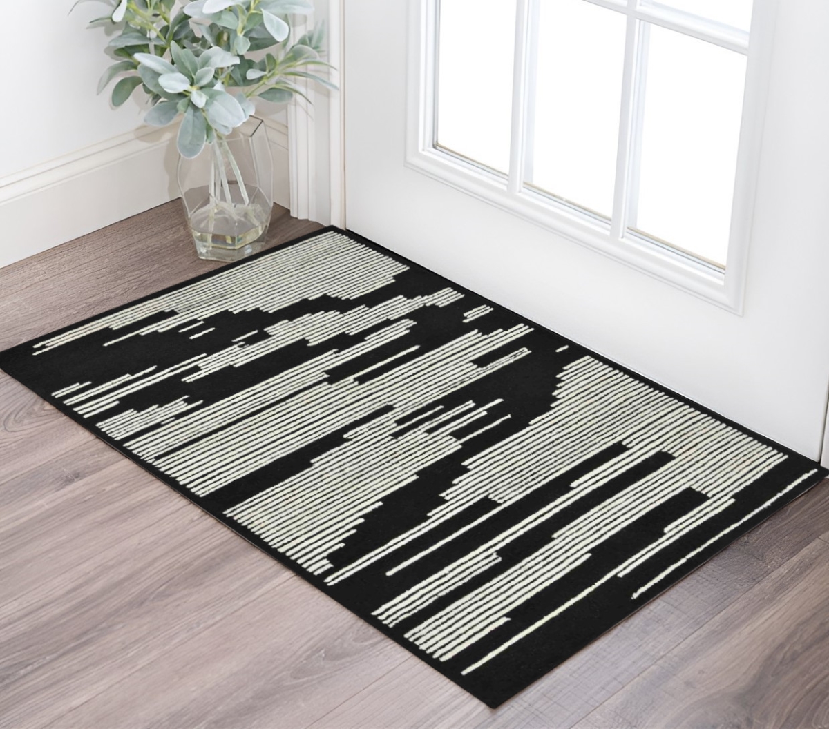 570387 2 x 3 ft. Black & Ivory Wool Abstract Hand Hooked Rectangle Area Rug