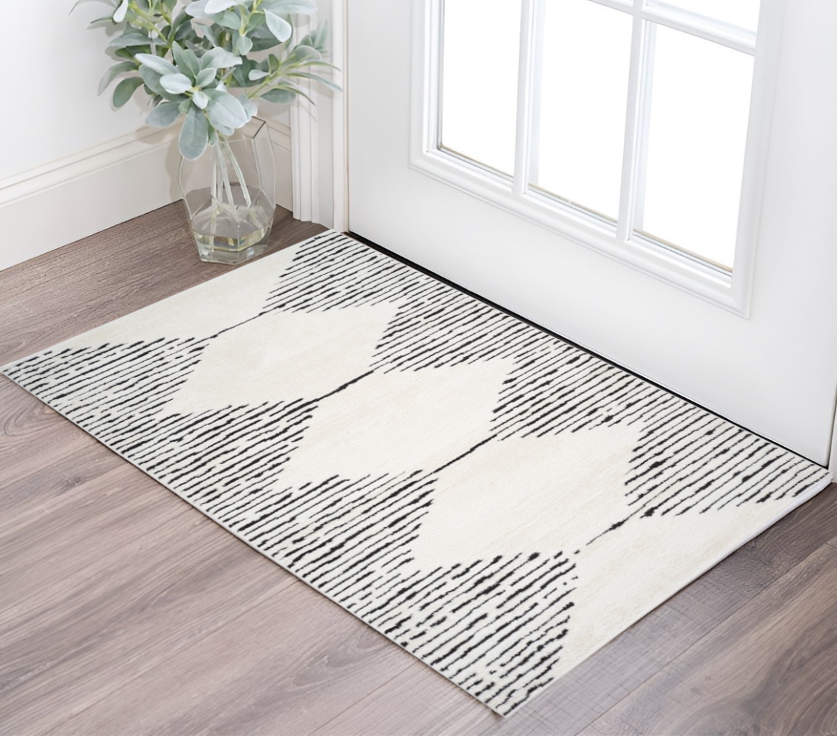 571155 2 x 3 ft. Ivory & Black Geometric Rectangle Area Rug