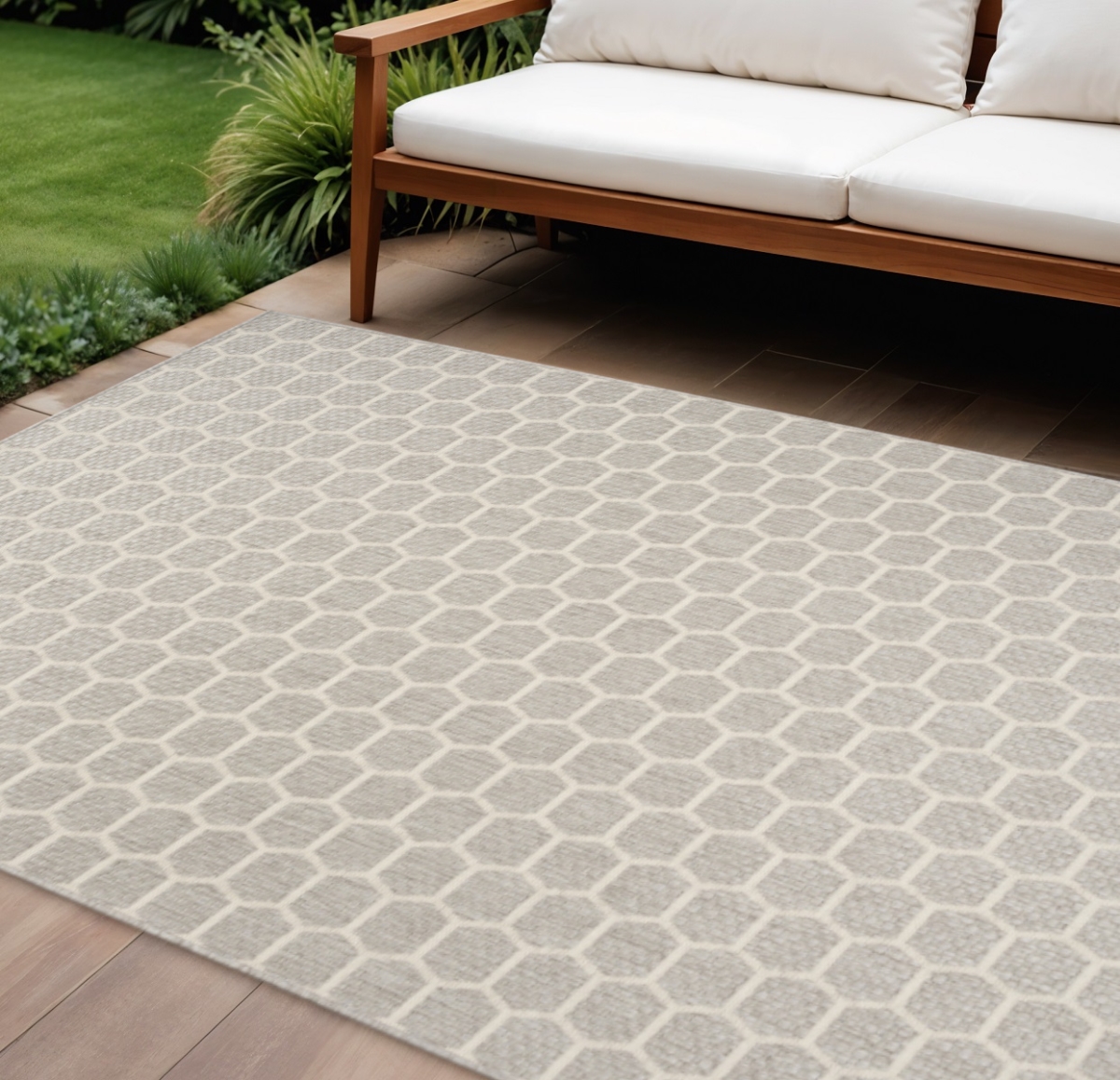 554835 6 x 9 ft. Gray & Ivory Geometric Indoor & Outdoor Rectangle Area Rug