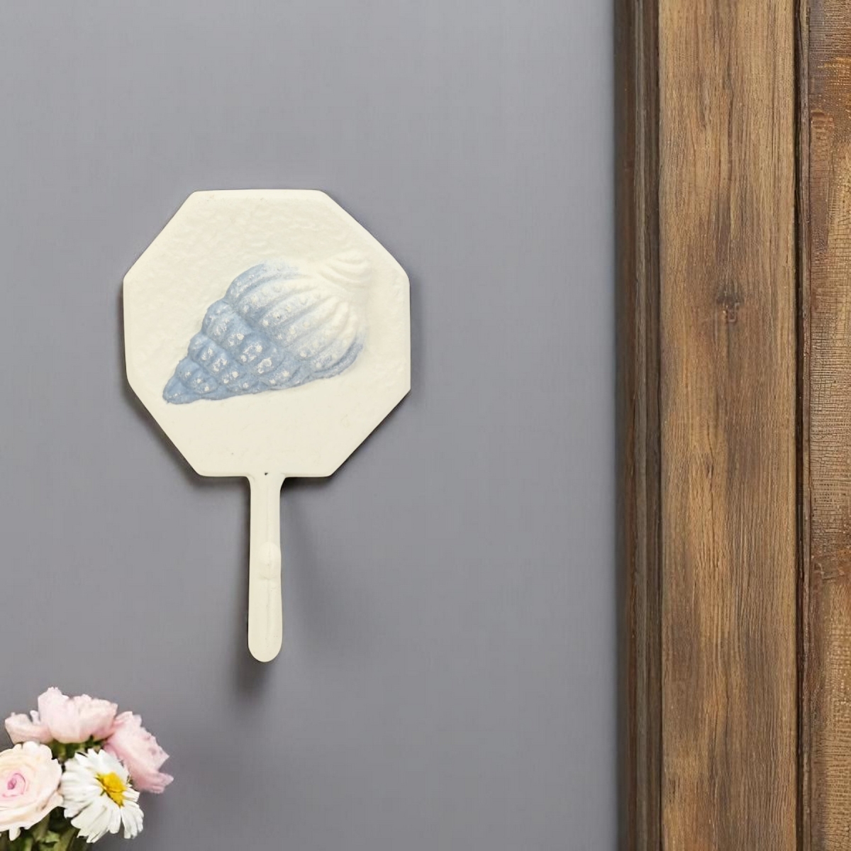 612079 4 in. Blue & Cream Cast Iron Conch Shell Wall Hook