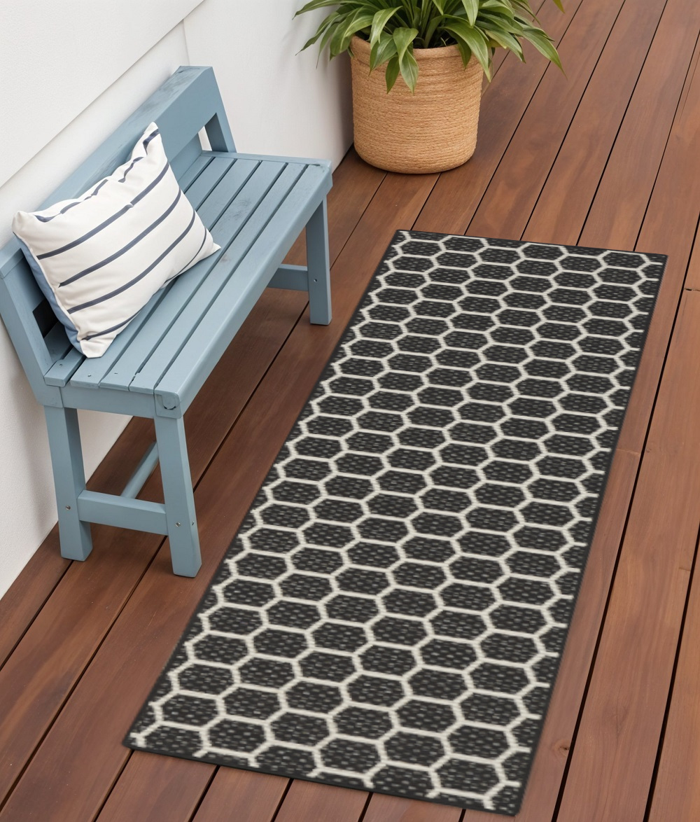 556308 6 ft. Black & Ivory Geometric Indoor & Outdoor Rectangle Area Rug