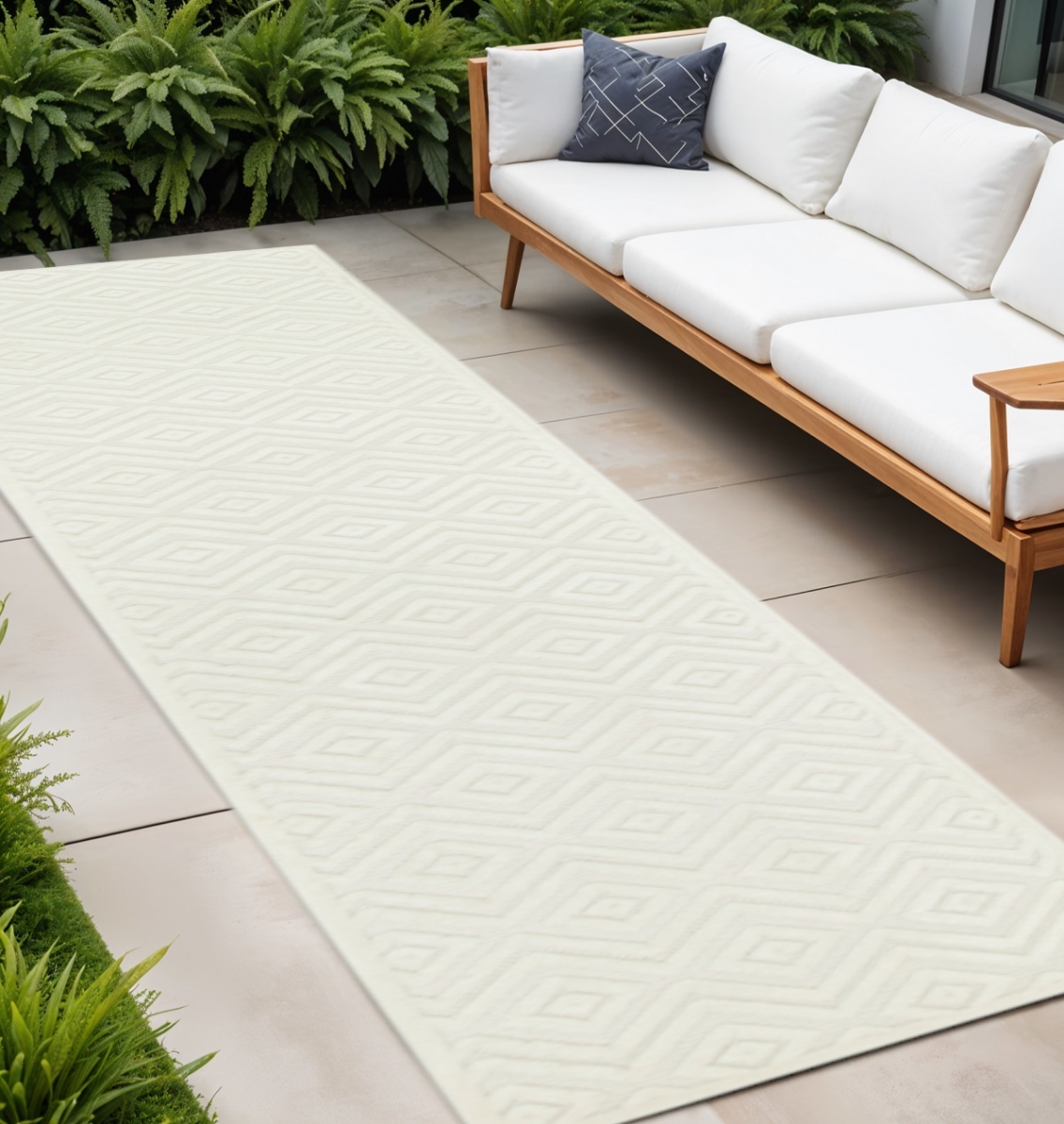 564077 12 ft. Ivory & White Geometric Indoor Outdoor Runner Rug